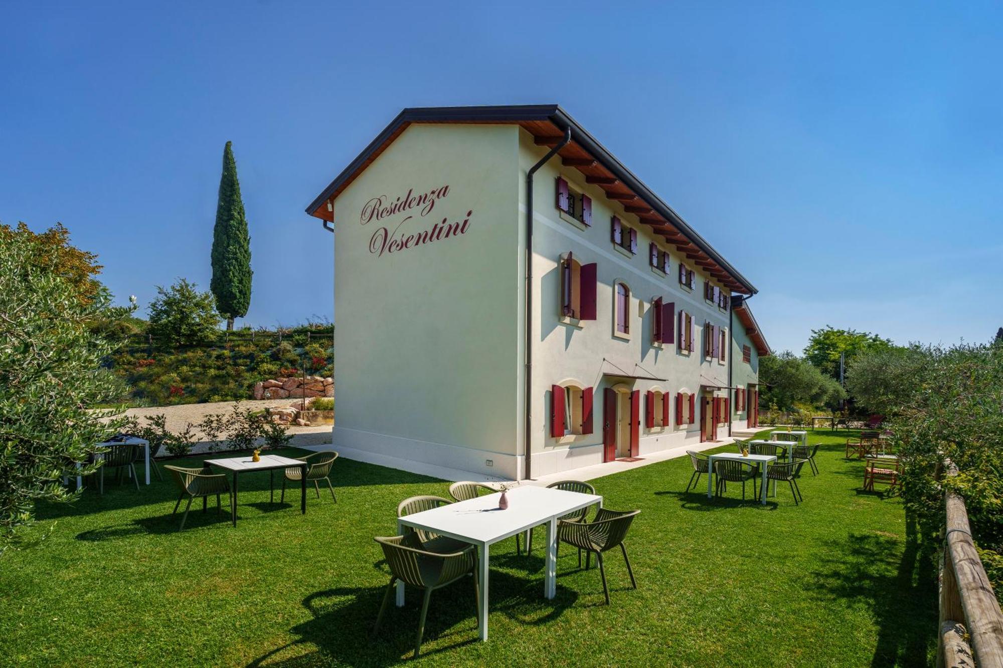 Bed and Breakfast Residenza Vesentini Pastrengo Exterior foto